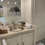 Дом отдыха Charming Provencal Mas With Amazing Sea View And Pool *